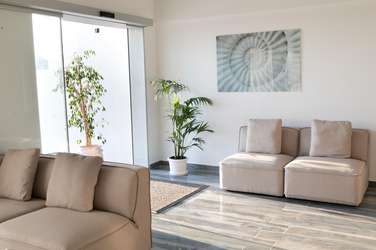 Hyperion Hotel Myrties Zewnętrze zdjęcie